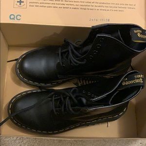 Dr. Martens boots 1460 W size 8